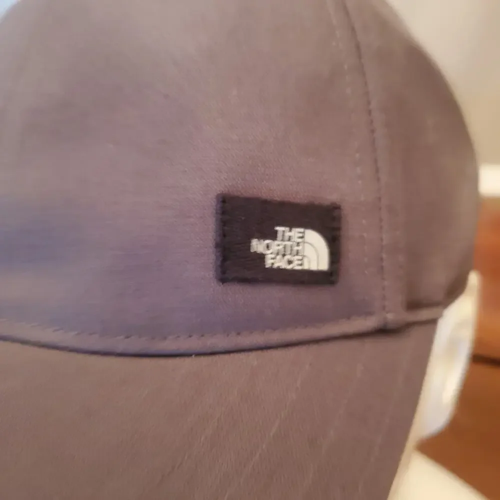 The North Face Mens Baseball Cap Hat Gray Adjustable Logo Outdoor Hiking OSFA